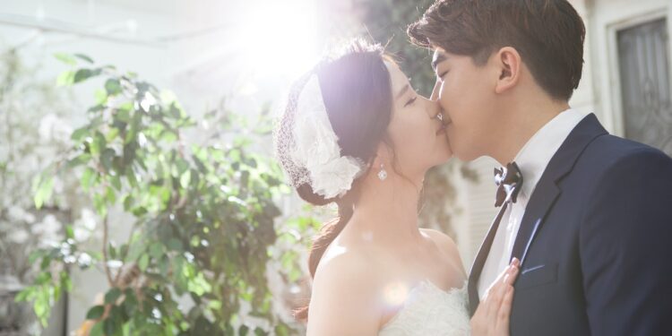 South Korea Offers Residents $38,000 For Courting and Marriage