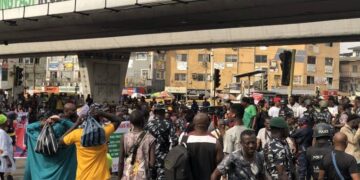 We are Hungry: Protesters Confronts Police in Port -harcourt