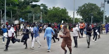 Hoodlums Disrupt #EndBadGovernance Protest in Lagos