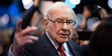 Warren Buffett Surpasses Federal Reserve In Treasury Bill Holdings