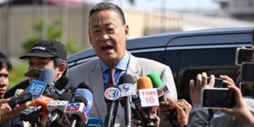 Thailand Constitutional Court Dismisses PM in Ethics Case