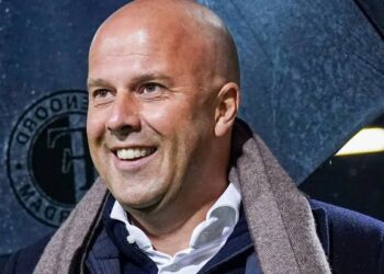 Arne Slot Begins Liverpool Tenure with 2-0 Victory Over Ipswich Town