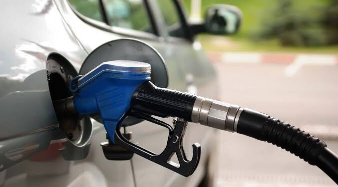 Fuel Crisis Returns to Lagos: Queues, Black Market Thrive