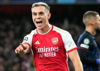 Leandro Trossard Comes off Bench to Inspire Arsenal in Beating Aston Villa 2-0
