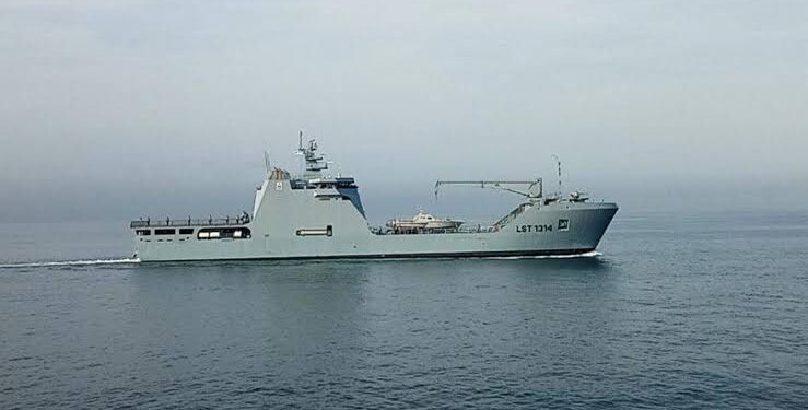 Navy Destroys 14 Illegal Refineries , 9 boats and Recovers Stolen Petroleum