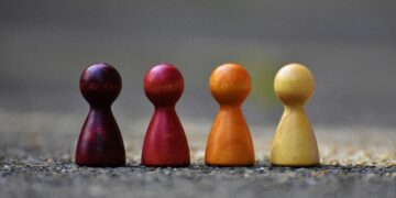 Russia Strengthening Ties with Iran in a High-Stakes Geopolitical Chess Game