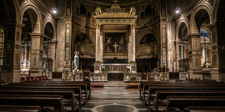 “Use of Phones, Social Media During Mass is Banned” — Catholic Bishops