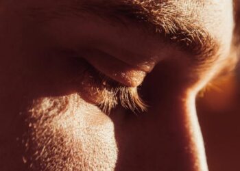 Herpes Keratitis: Types, Symptoms, Causes and Risk Factors of This Disease