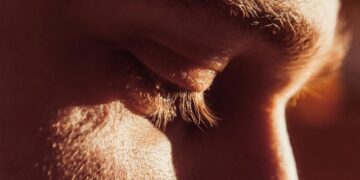 Herpes Keratitis: Types, Symptoms, Causes and Risk Factors of This Disease