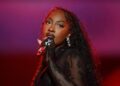 Tems Surprises Fans by Bringing Ayra Starr on Stage in New York