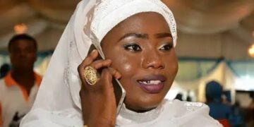 Renowned Nigerian Islamic Singer, Rukayat Gawat Oyefeso, Is Dead