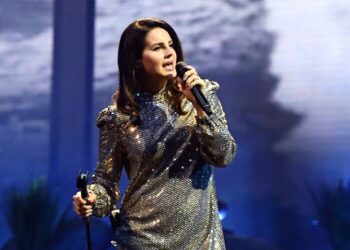 Lana Del Rey Denies Rumored Romance with Alligator Tour Guide