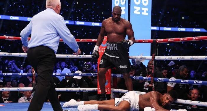 Dubois Stops Joshua in the Fifth Round to Defend Title