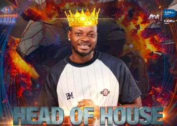 Kellyrae Kisses Damilola in the Presence of his Wife as BBNaija Fans Go Wild