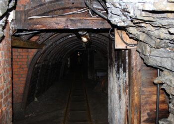 Gas Explosion in Iranian Coal Mine Kills 31, Injures 16