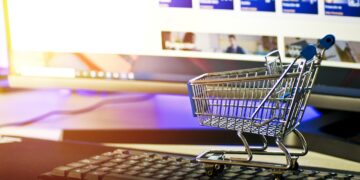 How AI is Powering the Future of E-commerce with Personalized Shopping