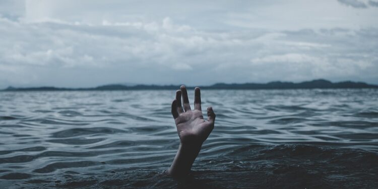 Pregnant Mother and Husband Drown in Hawaii, Leaving Baby Boy Behind