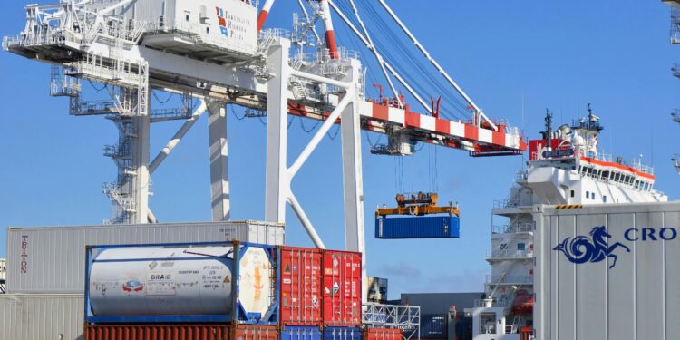 Australia, UAE Seal Landmark Free Trade Deal