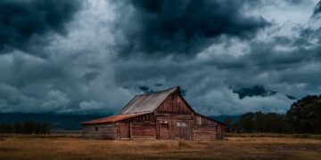 UK Brace for Storm Ashley as Weather Warning is Issued