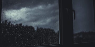 Taiwan Shuts Down as Typhoon Krathon Arrives with Torrential Rain