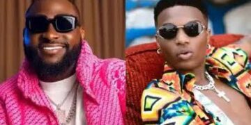 Wizkid Snubs Davido at London Club, ‘Smallest Bird’ Trends as Fans React
