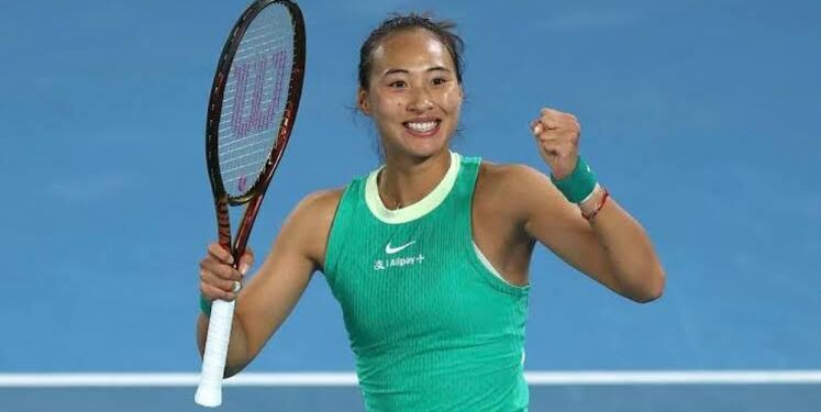 Zheng Qinwen Wins 3-Set Battle Over Fernandez to Reach Tokyo Semi-Finals Despite Motivation Fight