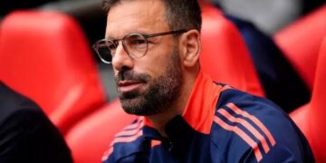 Van Nistelrooy’s Interim First Game Has Manchester United Power Past Leicester into EFL Cup Quarters