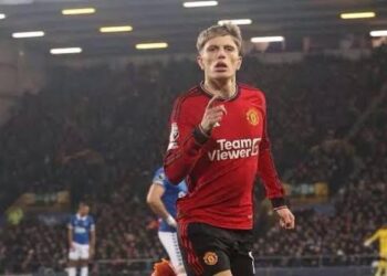 Garnacho star of the show as Manchester United come from behind to beat Brentford 2-1