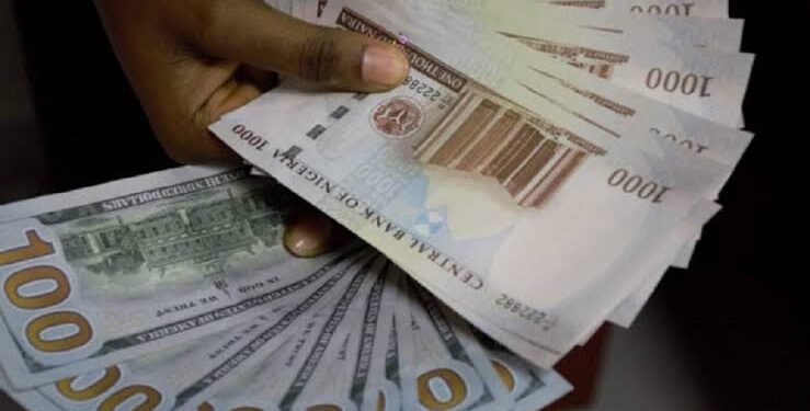 Naira Rebounds To N1,561 At Official I&E Window Amid Stable Oil Prices