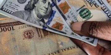 Naira Rebounds To N1,561 At Official I&E Window Amid Stable Oil Prices