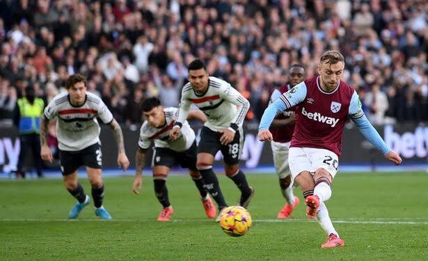 Late Bowen Penalty Seals 2-1 Win as West Ham Stuns Manchester United