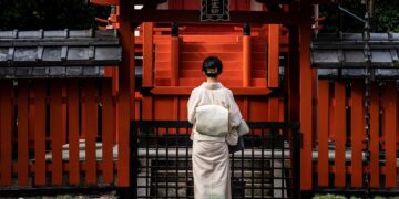 Japan Makes Warmish Attempt to Bridge Gender Gap in Politics as Election Nears