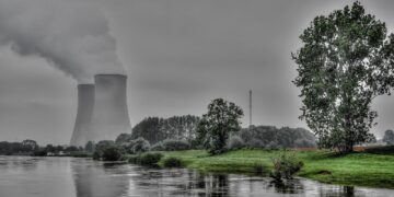 Russia Takes Vuhledar, Drone Attack on Kursk Nuclear Plant averted