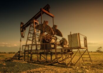 Middle East Conflict Sparks Oil Price Hike: Brent Up $1.00 to $74.56