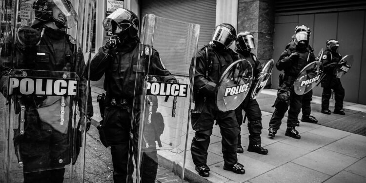 London Police Prepare for Major Rival Protests Amid Rising Tensions