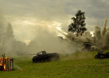 Lebanon’s PM Urges Immediate Ceasefire Amid Israel-Hezbollah Conflict