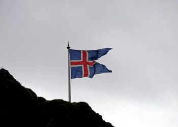 Iceland’s Prime Minister Ends Coalition Government