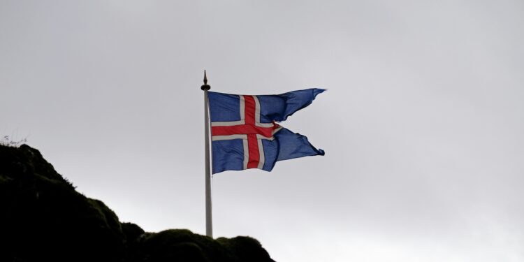 Iceland’s Prime Minister Ends Coalition Government
