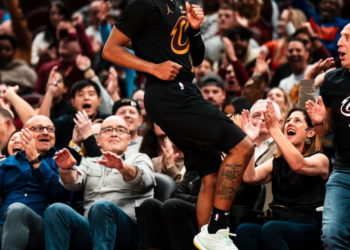 Cavaliers Continue Perfect Start with Historic Blowout Over Warriors