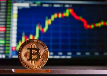 Crypto Market Sees $470M Liquidations as Bitcoin Pulls Back, Altcoins Rally