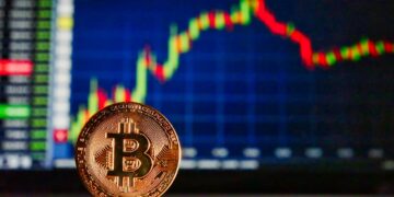 Crypto Market Sees $470M Liquidations as Bitcoin Pulls Back, Altcoins Rally