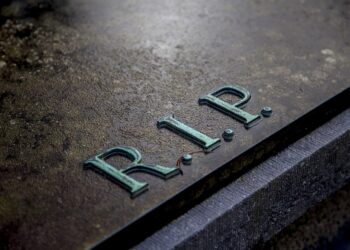 When Someone Close to the Heart Dies: A Gentle Hint towards Living Every Second and Moment