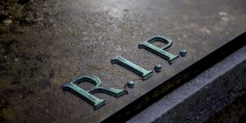 When Someone Close to the Heart Dies: A Gentle Hint towards Living Every Second and Moment