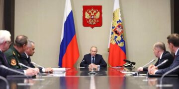 Russia’s Economy on Brink of Crisis Amid Bond Market Volatility