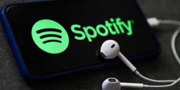 Drake Accuses UMG And Spotify Of Manipulating Kendrick Lamar’s ‘Diss’ Song Success