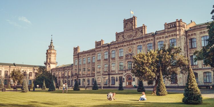 US Universities Advise International Students to Return Before Trump’s Inauguration