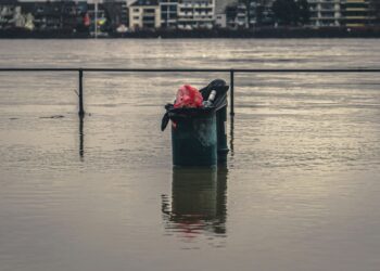 Flooding Displaces 120,000 People in Malaysia