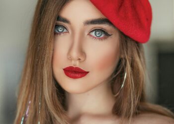 The Cool Girl Guide to Wearing Berets