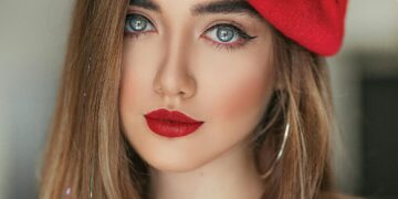 The Cool Girl Guide to Wearing Berets