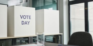 Georgia Poll Worker Accused of Bomb Threat: The Full Story